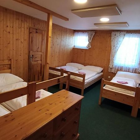 Penzion U Rybníka Mariánská Esterno foto
