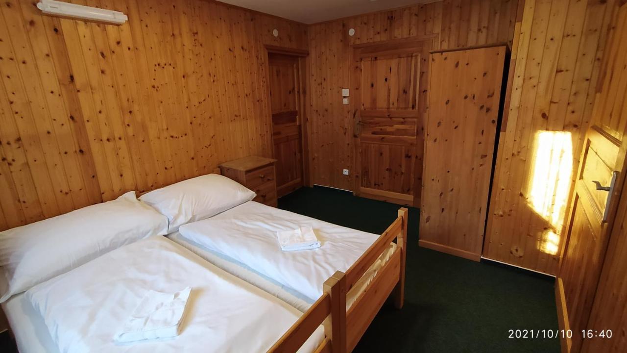 Penzion U Rybníka Mariánská Esterno foto