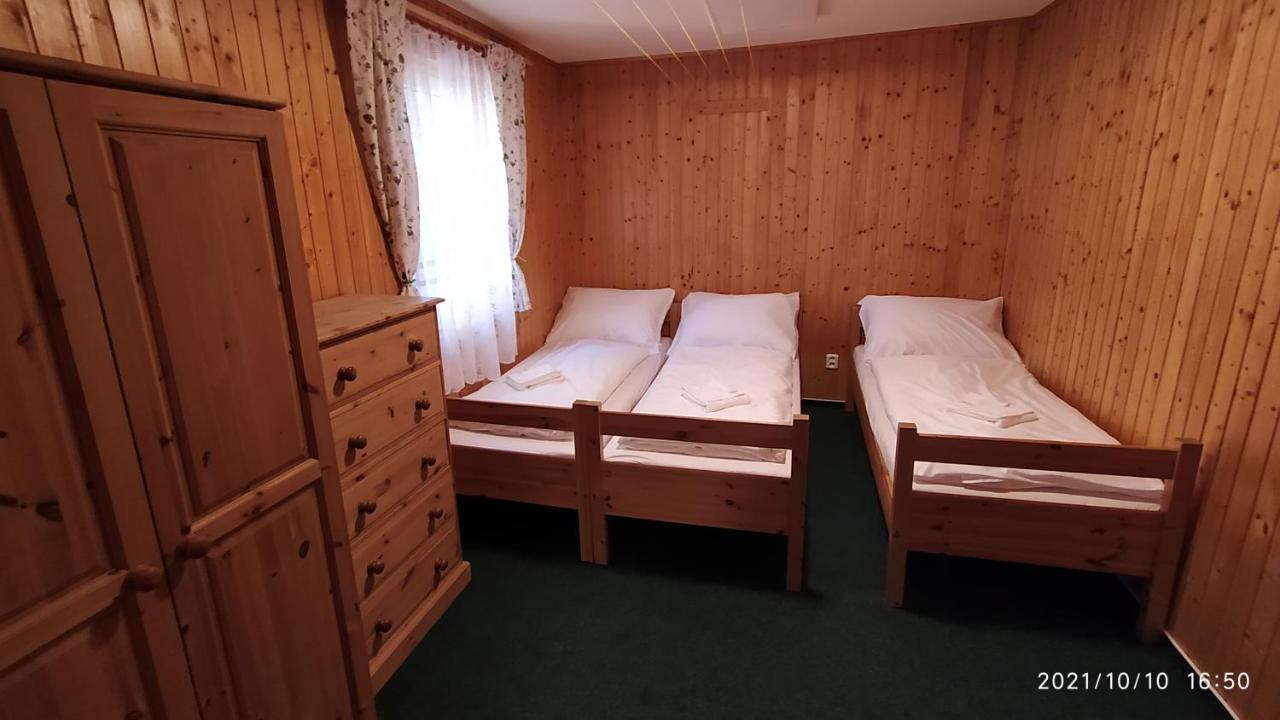 Penzion U Rybníka Mariánská Esterno foto