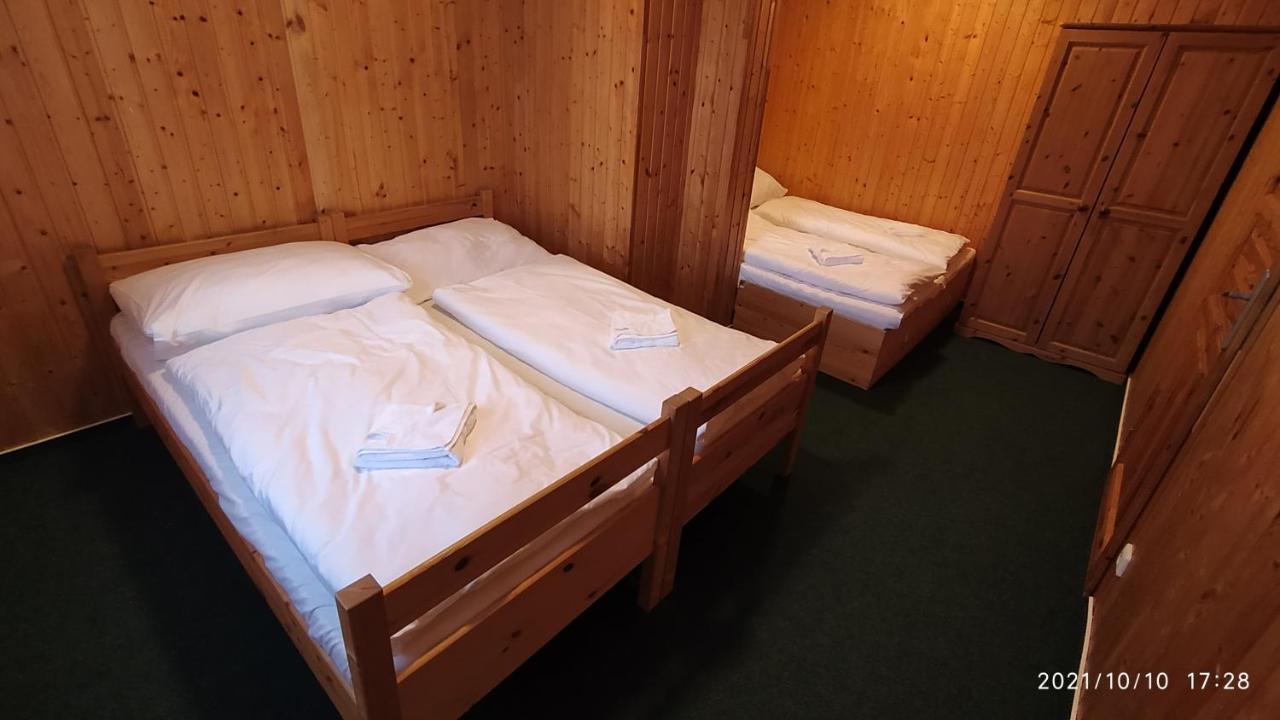 Penzion U Rybníka Mariánská Esterno foto
