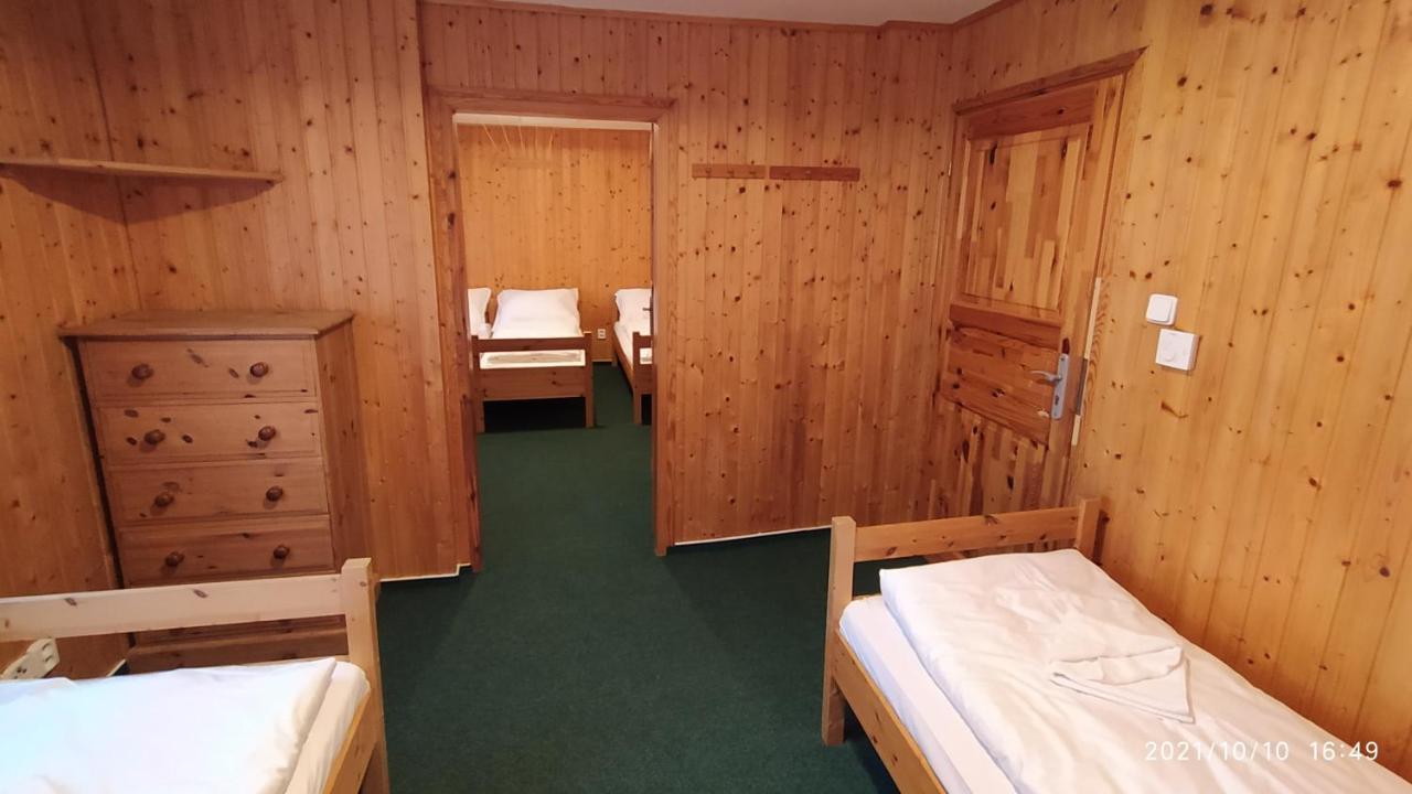 Penzion U Rybníka Mariánská Esterno foto
