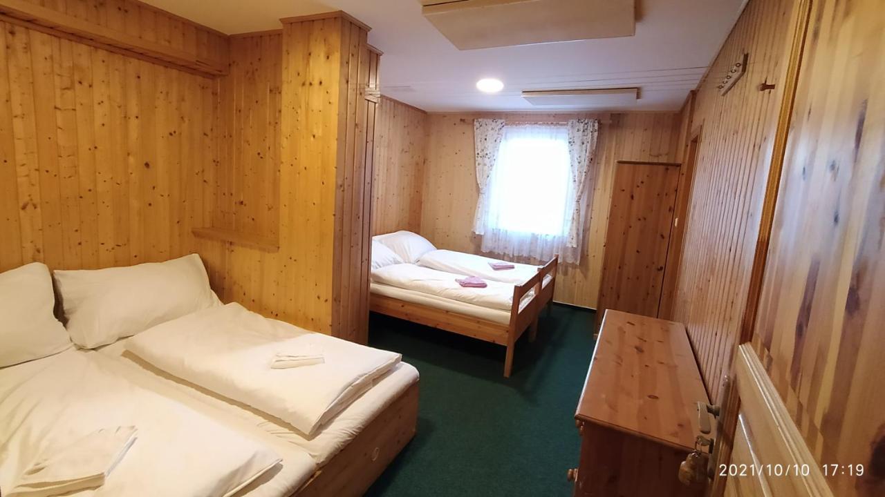 Penzion U Rybníka Mariánská Esterno foto